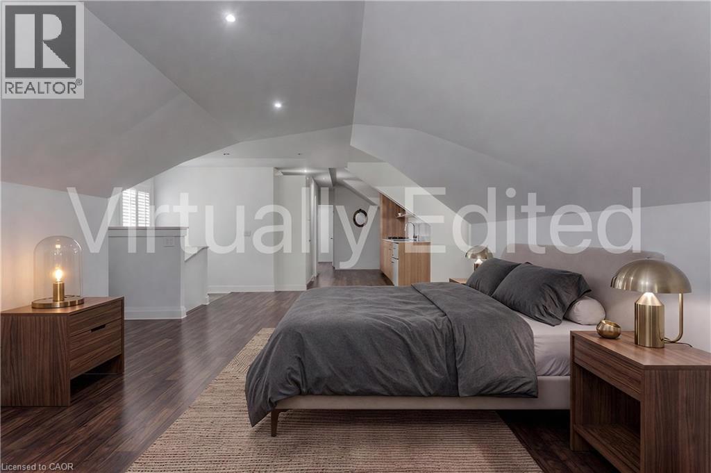 1088 King Street E, Hamilton, ON - Indoor Photo Showing Bedroom