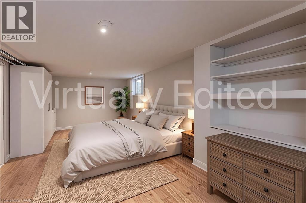 1088 King Street E, Hamilton, ON - Indoor Photo Showing Bedroom