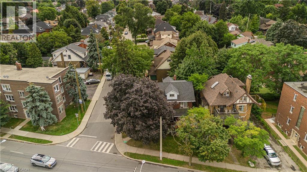 1088 King Street E, Hamilton, ON - Outdoor
