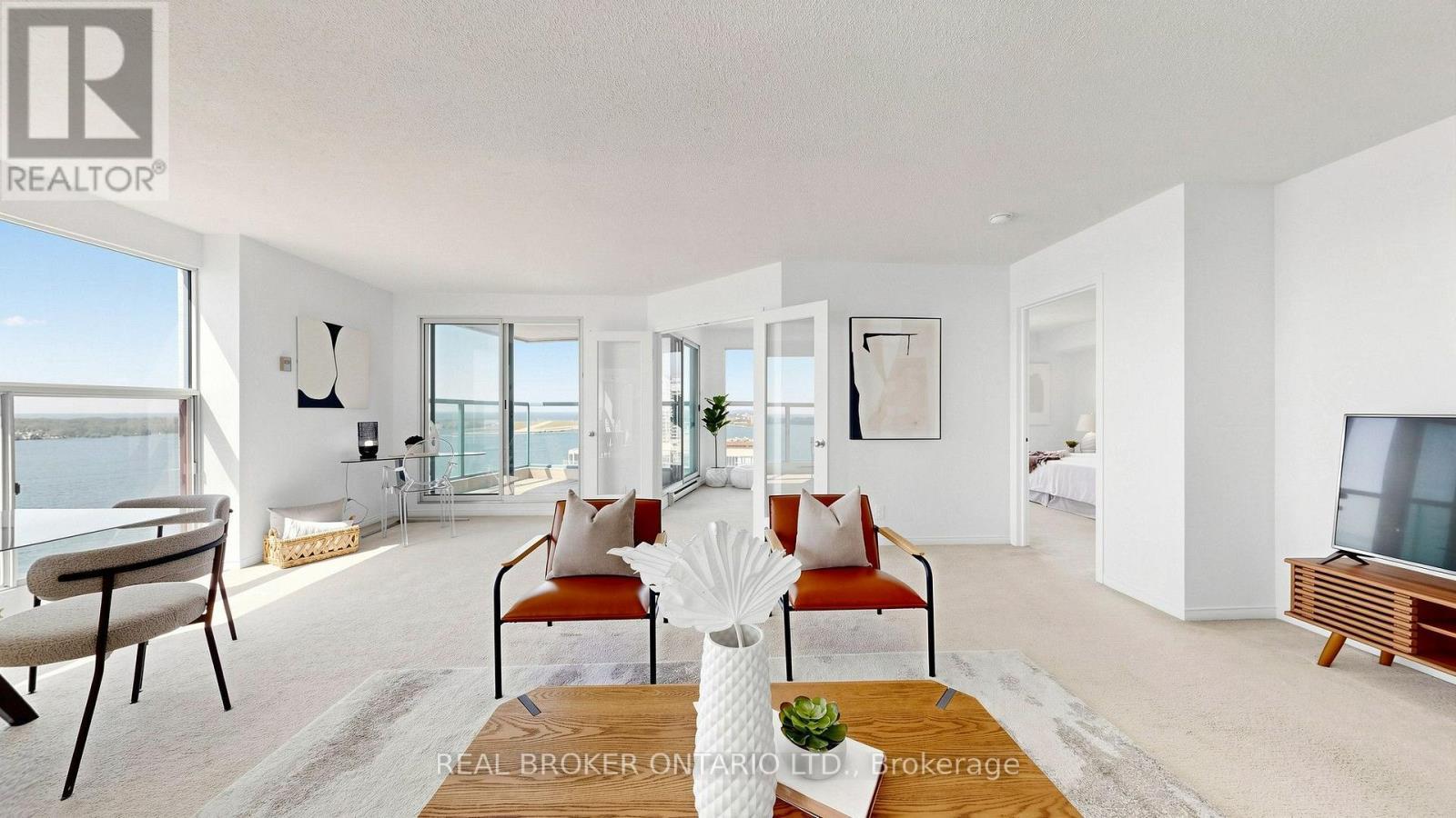 2108 - 99 Harbour Square, Toronto, ON - Indoor