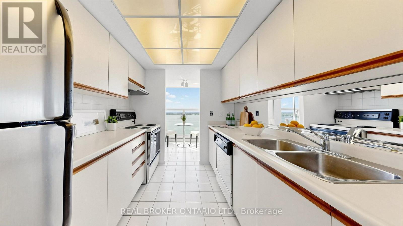 2108 - 99 Harbour Square, Toronto, ON - Indoor Photo Showing Kitchen With Double Sink