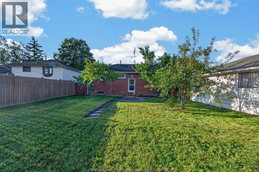 5015 Colbourne, Windsor, ON