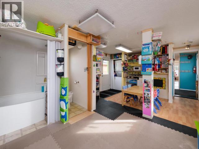 225-989 Range Road, Whitehorse, YT - Indoor