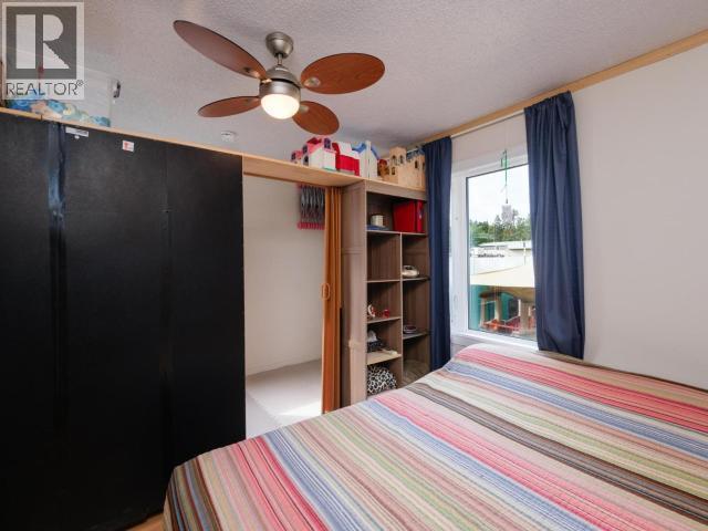 225-989 Range Road, Whitehorse, YT - Indoor Photo Showing Bedroom