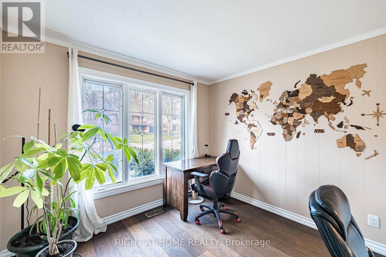 1941 Four Seasons Drive, Burlington, ON - Indoor Photo Showing Office