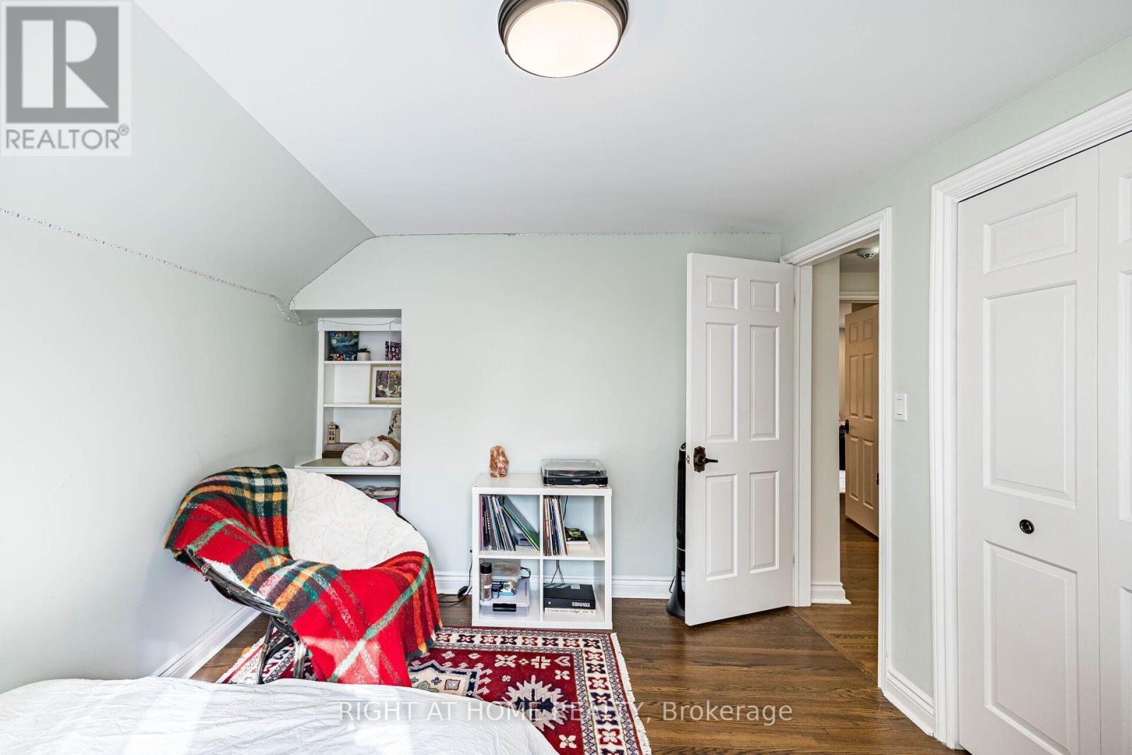 1941 Four Seasons Drive, Burlington, ON - Indoor Photo Showing Bedroom