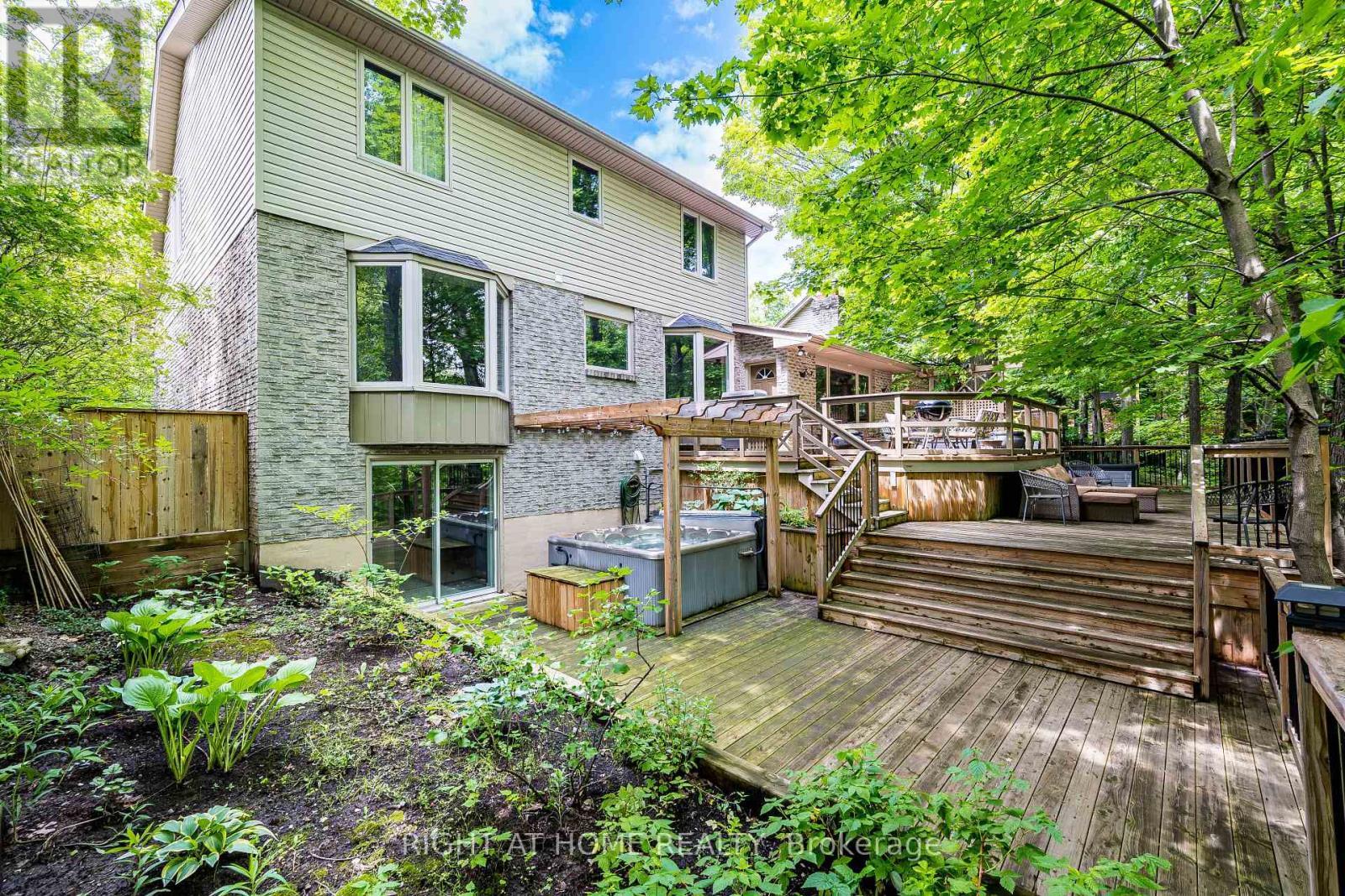 1941 Four Seasons Drive, Burlington, ON - Outdoor With Deck Patio Veranda