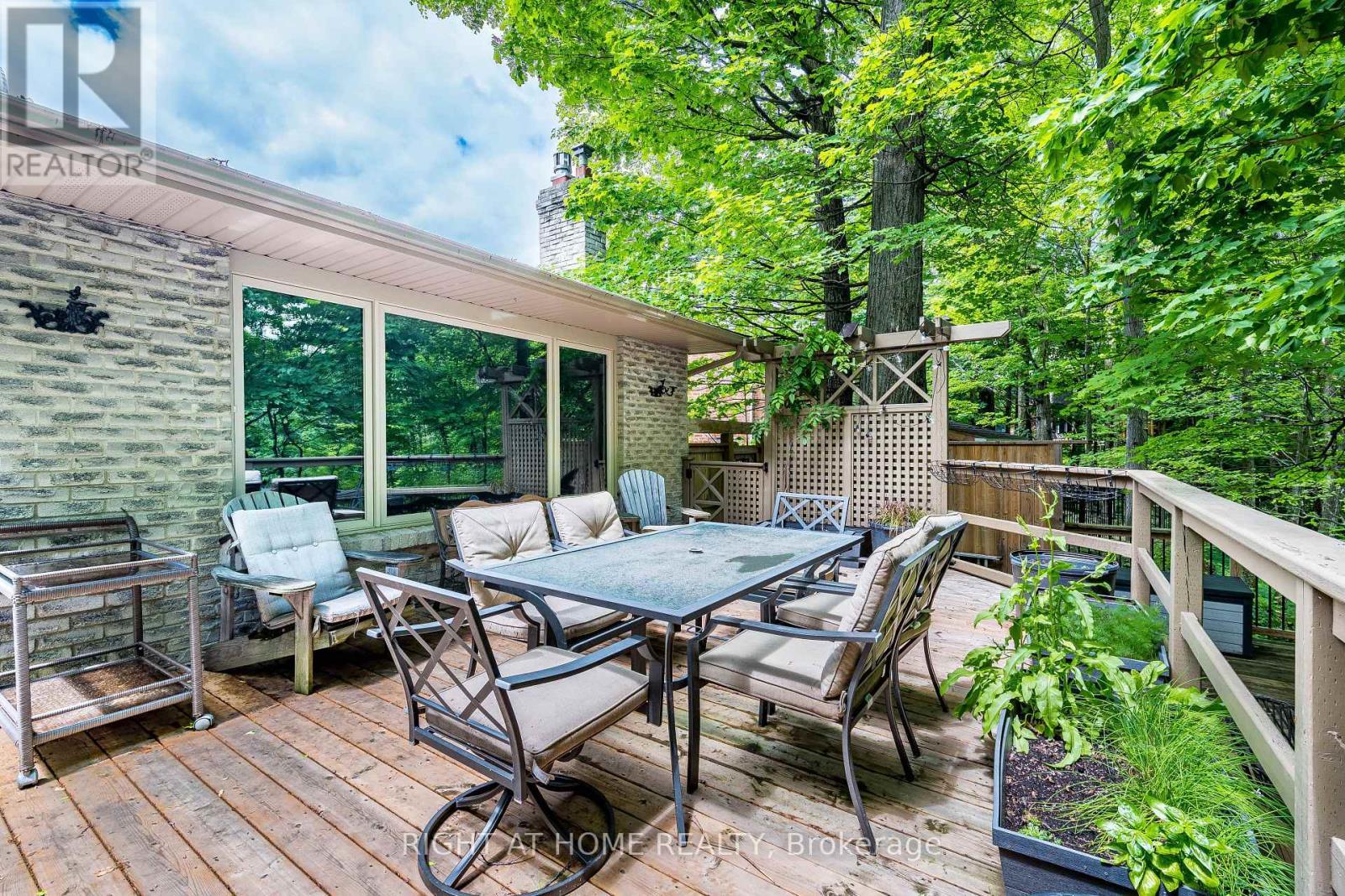 1941 Four Seasons Drive, Burlington, ON - Outdoor With Deck Patio Veranda