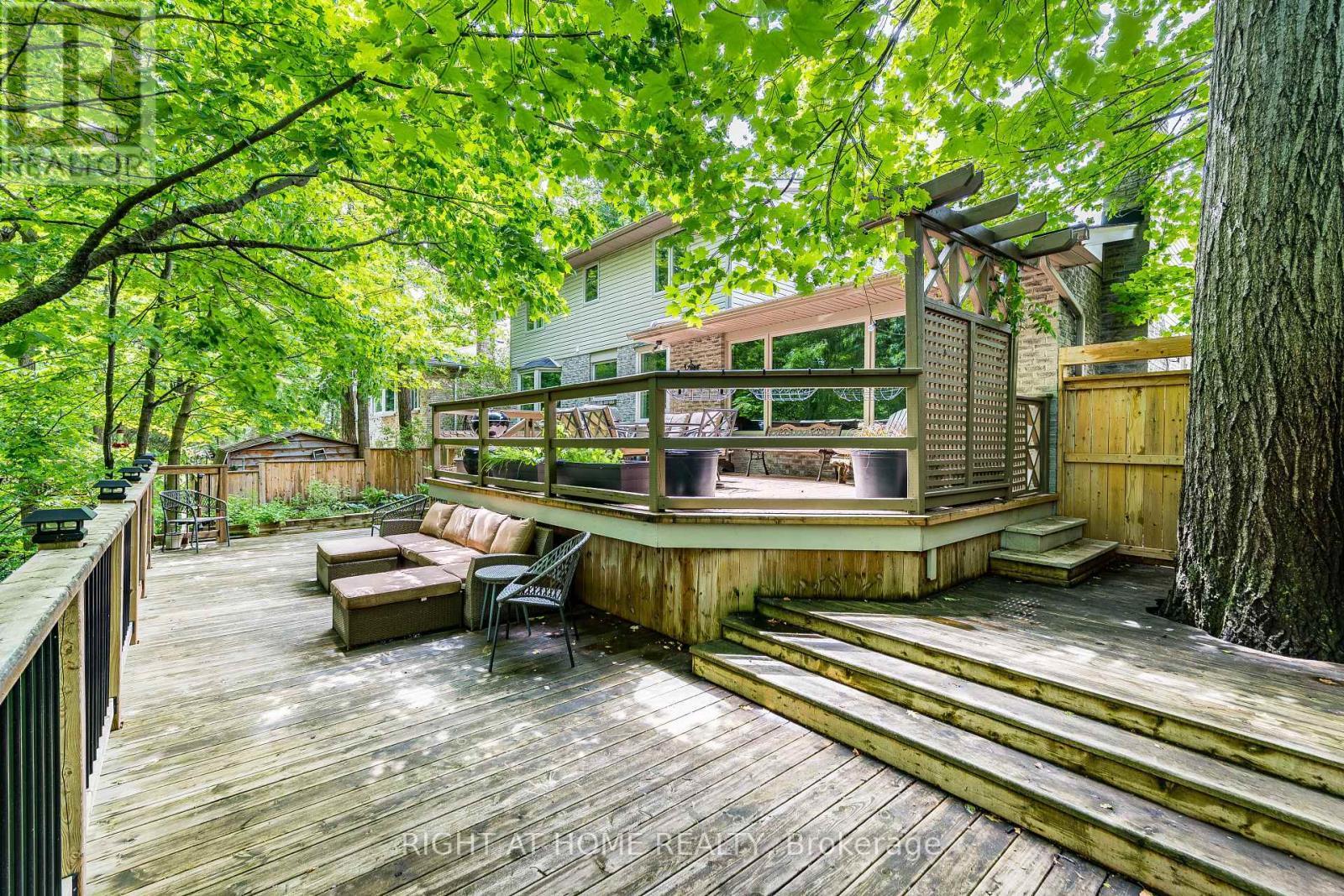 1941 Four Seasons Drive, Burlington, ON - Outdoor With Deck Patio Veranda