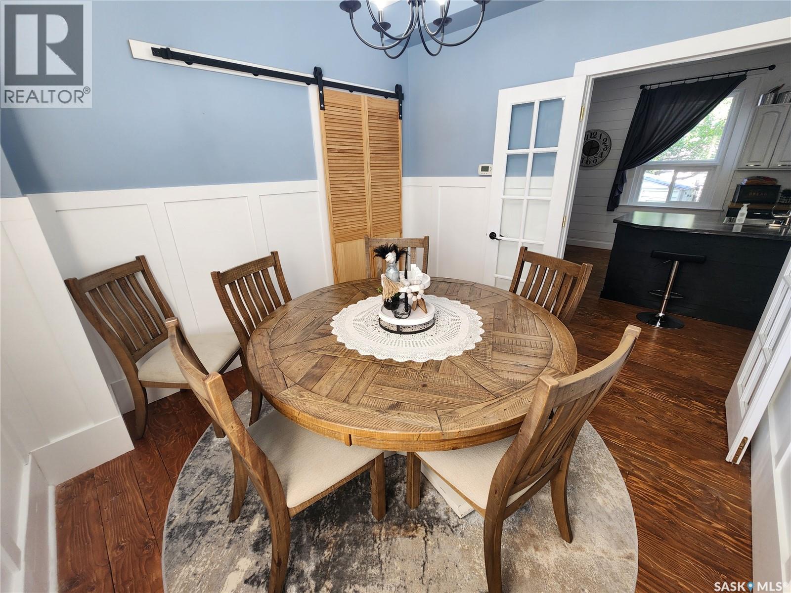 1401 3Rd Street, Estevan, SK - Indoor Photo Showing Dining Room