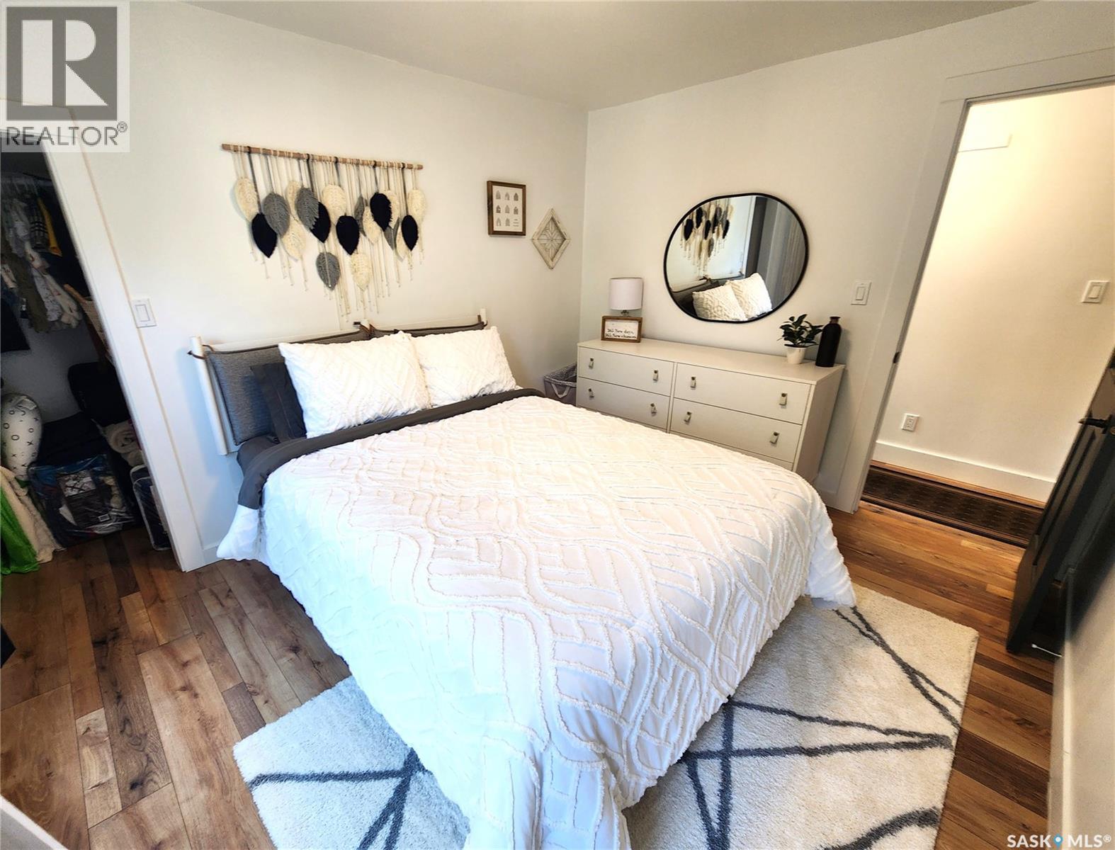 1401 3Rd Street, Estevan, SK - Indoor Photo Showing Bedroom