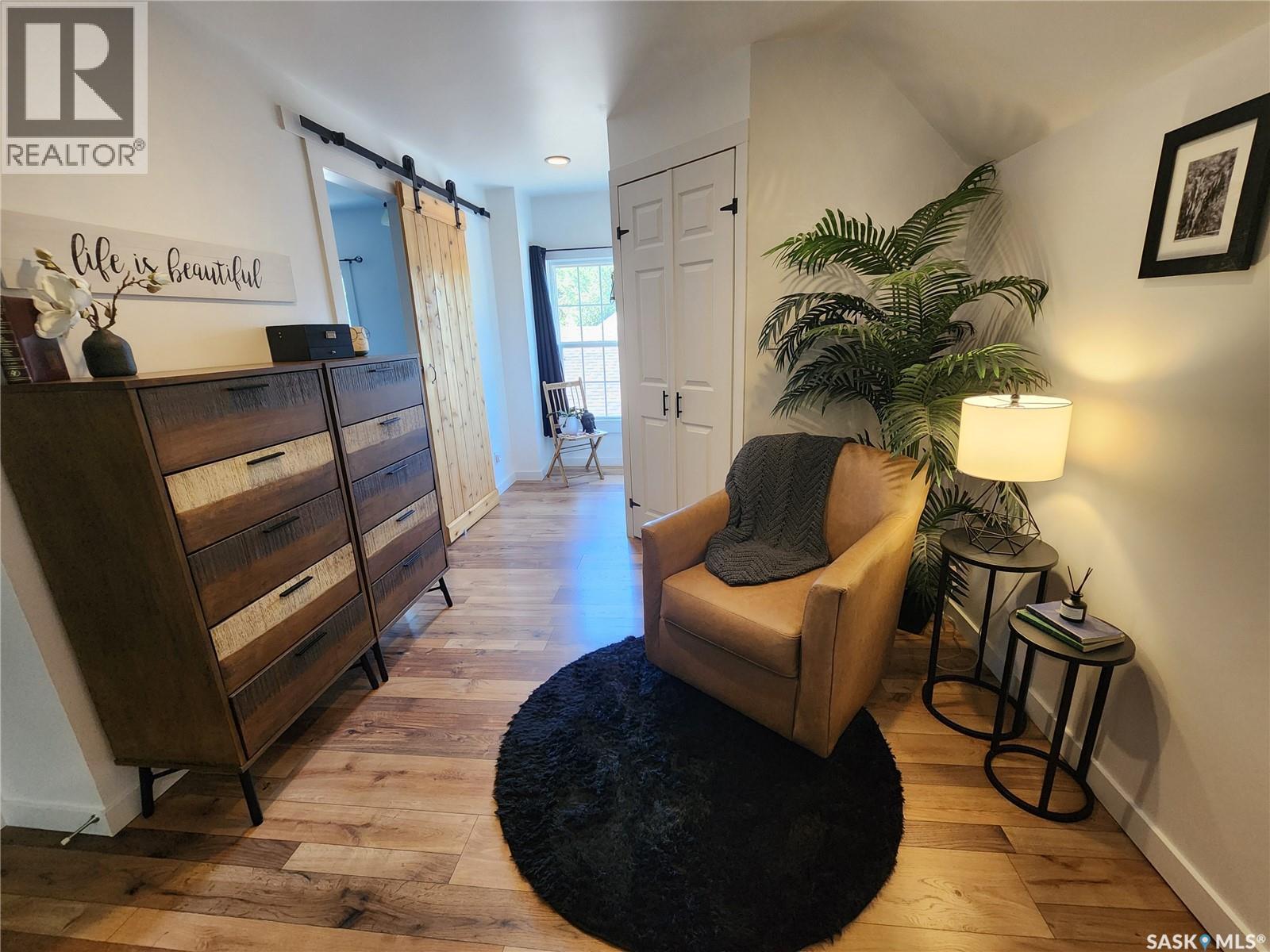 1401 3Rd Street, Estevan, SK - Indoor