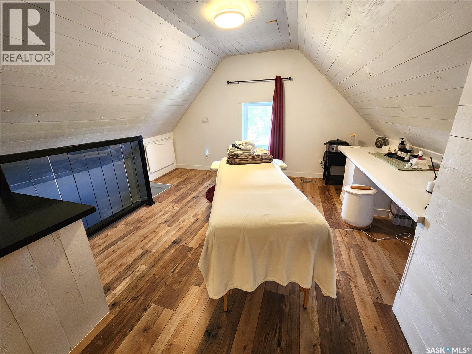1401 3Rd Street, Estevan, SK - Indoor