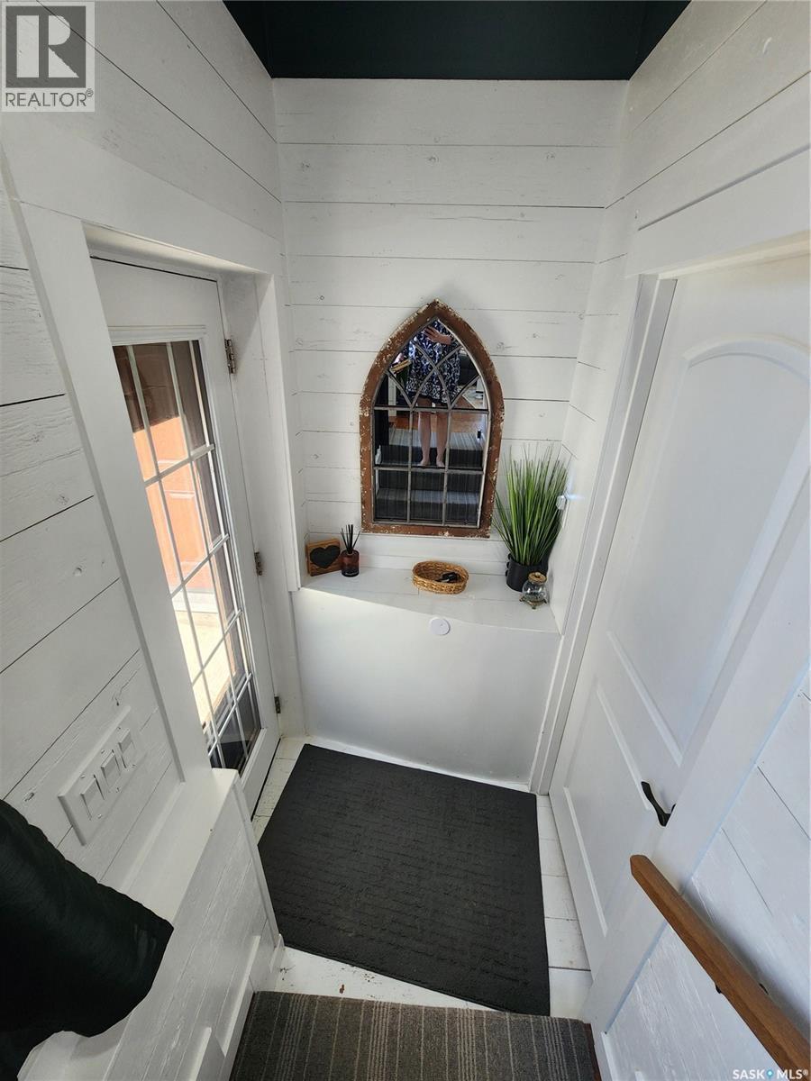 1401 3Rd Street, Estevan, SK - Indoor