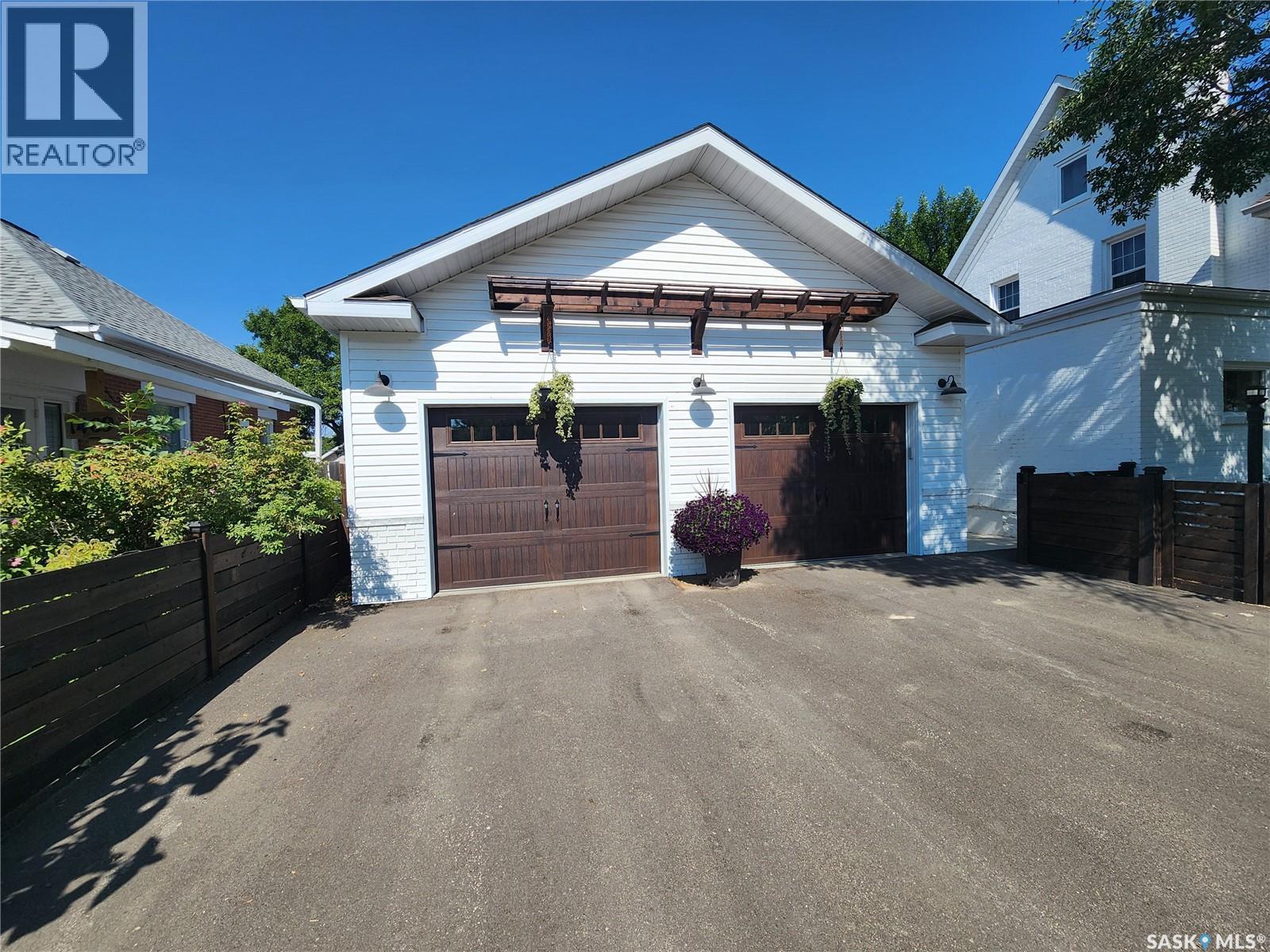 1401 3Rd Street, Estevan, SK - Outdoor
