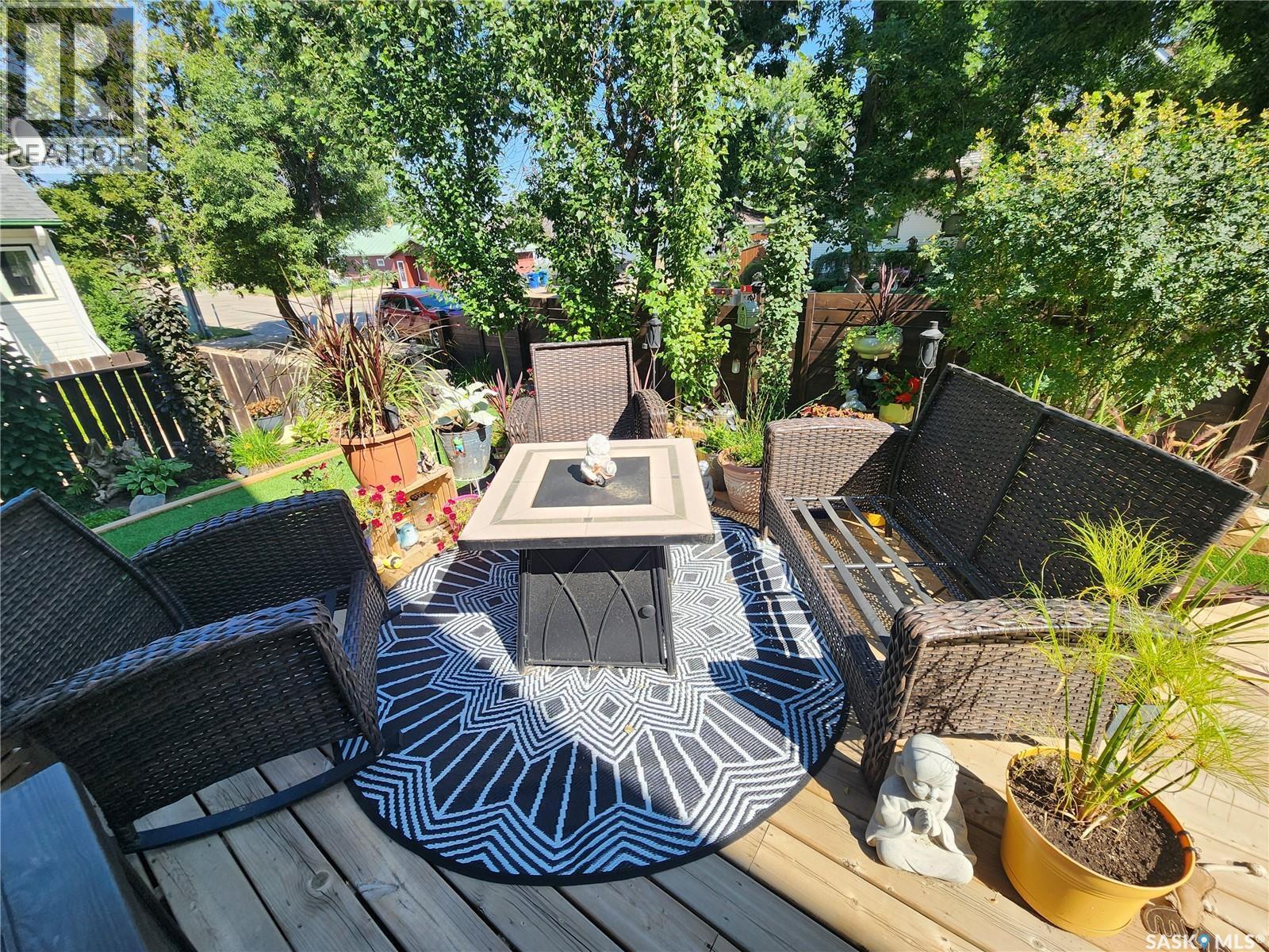 1401 3Rd Street, Estevan, SK - Outdoor