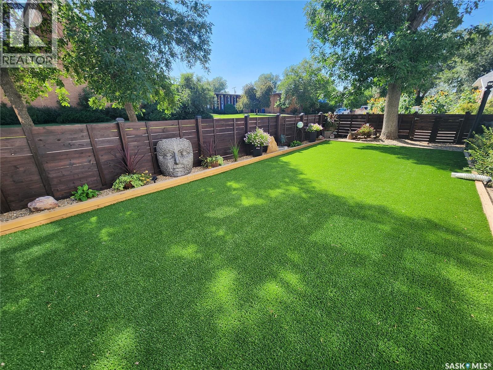 1401 3Rd Street, Estevan, SK - Outdoor