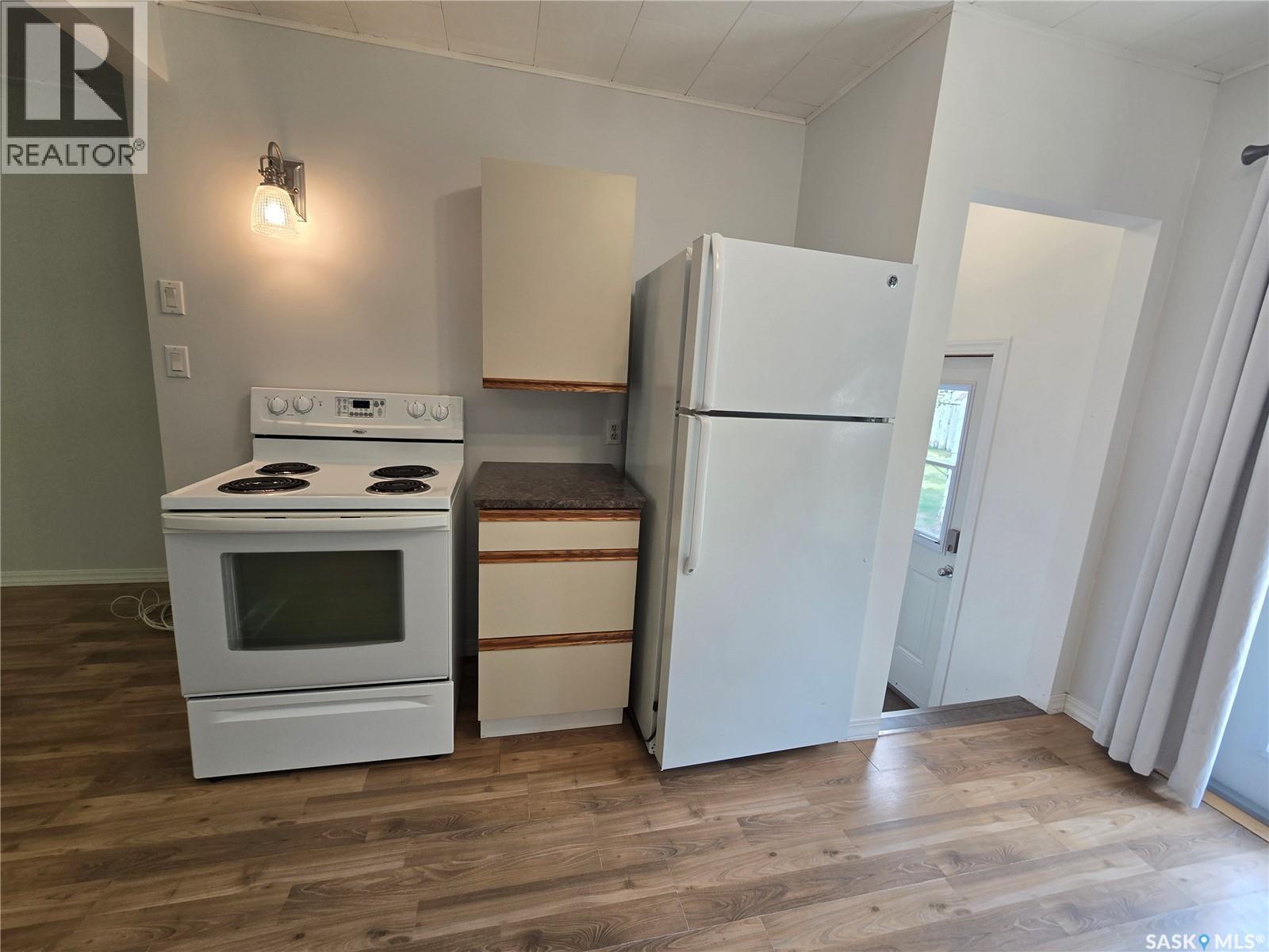 906 Pacific Street, Grenfell, SK - Indoor Photo Showing Kitchen