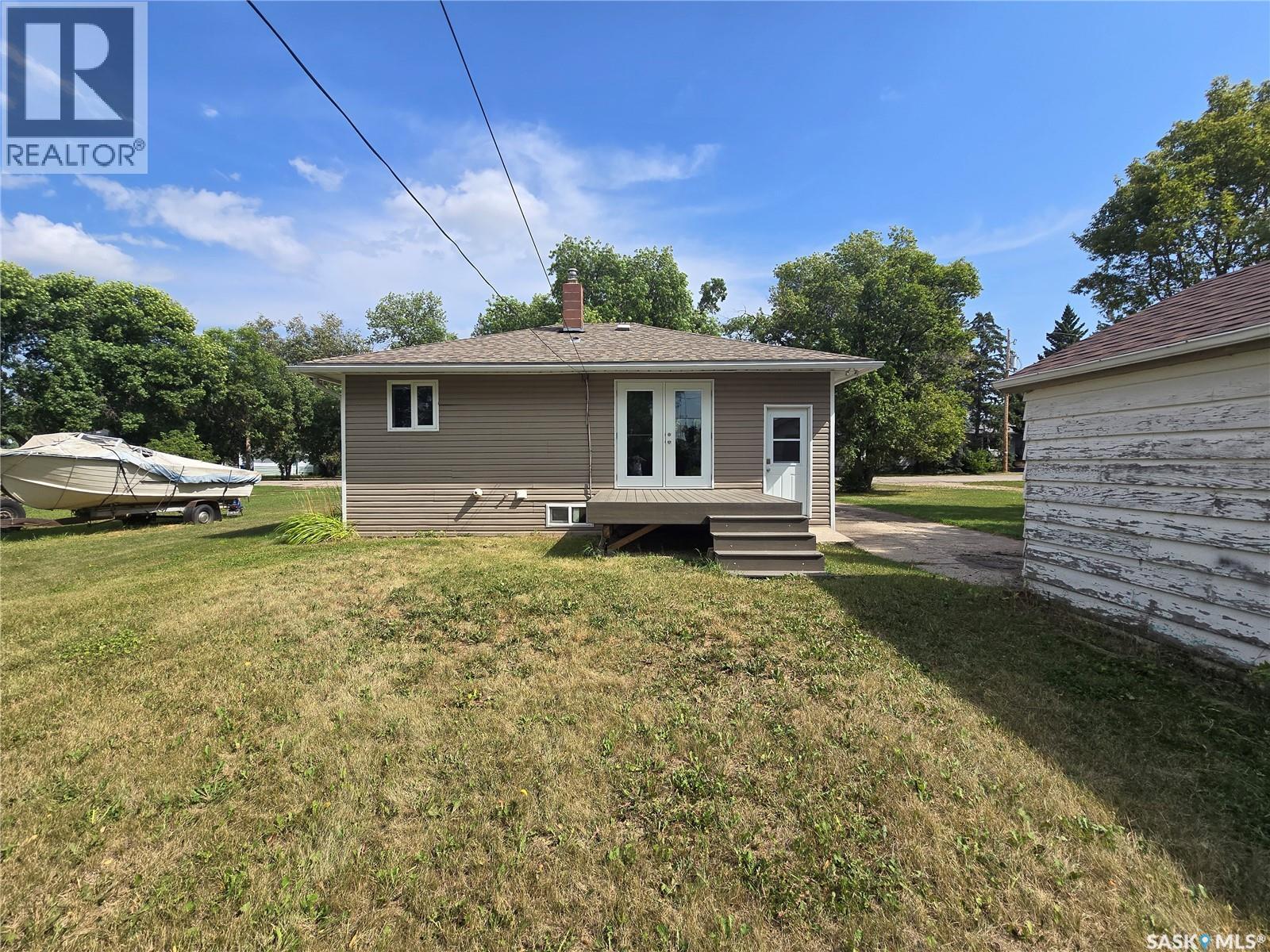 906 Pacific Street, Grenfell, SK - Outdoor