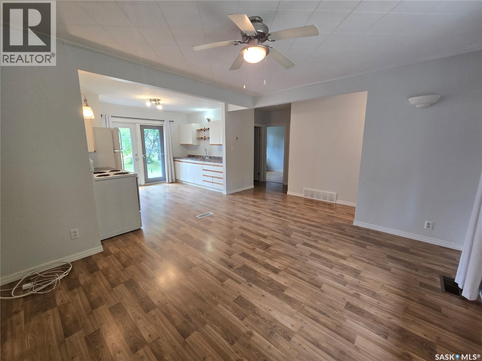 906 Pacific Street, Grenfell, SK - Indoor Photo Showing Other Room