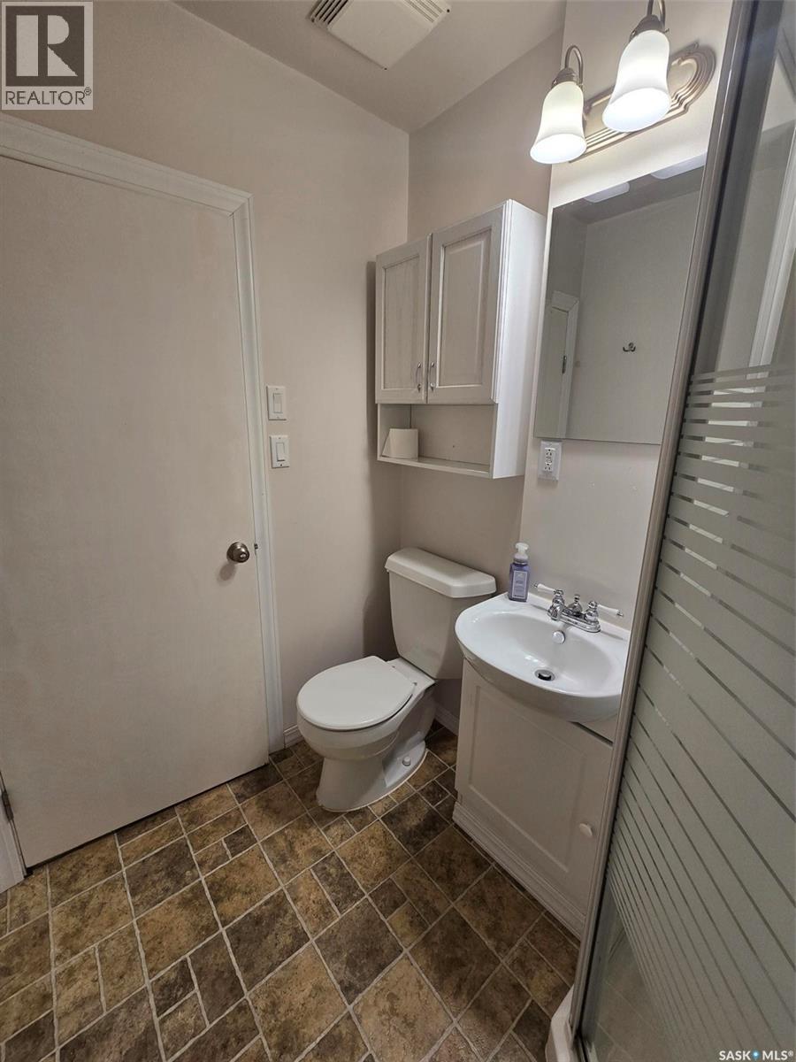 906 Pacific Street, Grenfell, SK - Indoor Photo Showing Bathroom