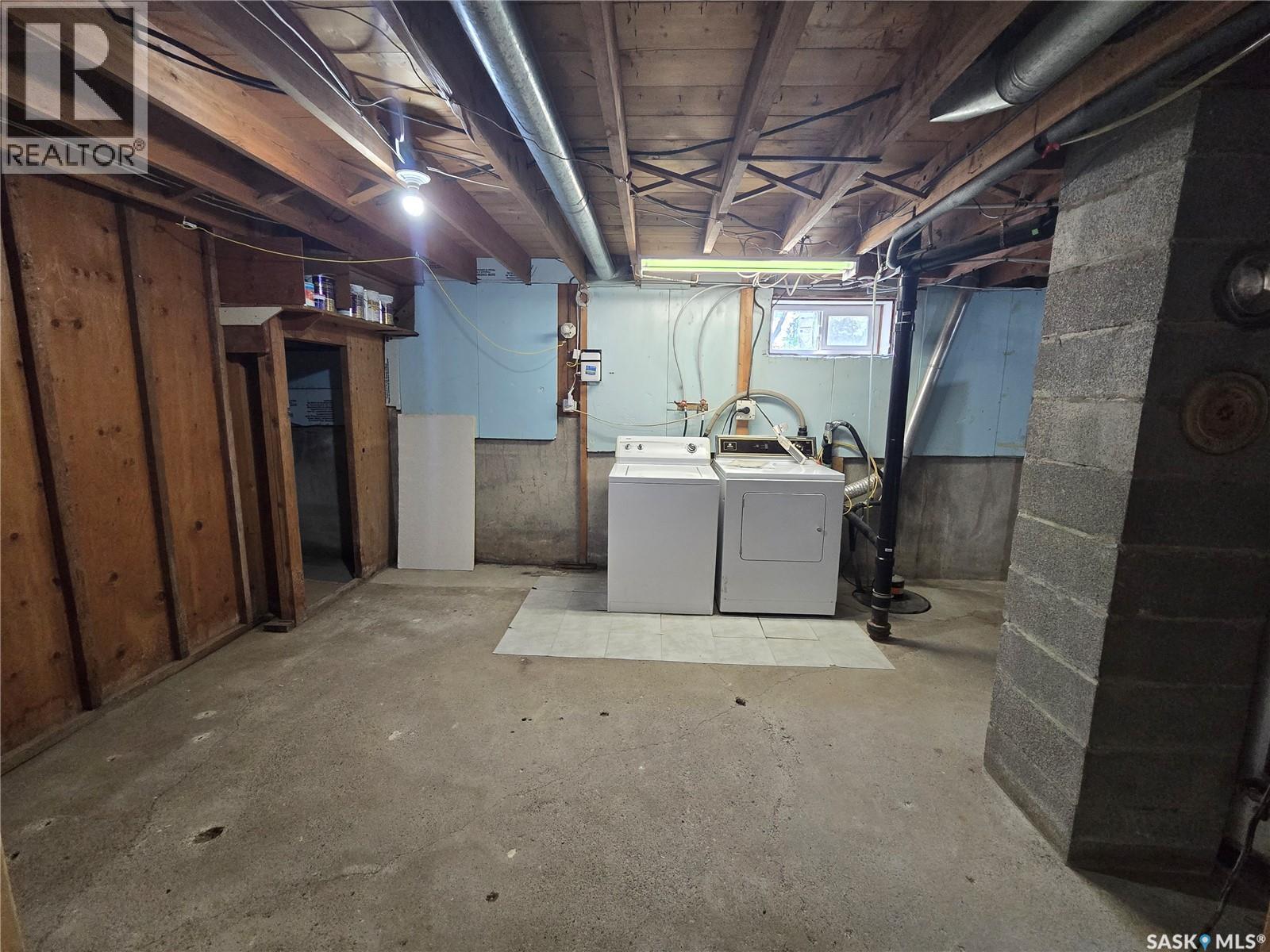 906 Pacific Street, Grenfell, SK - Indoor