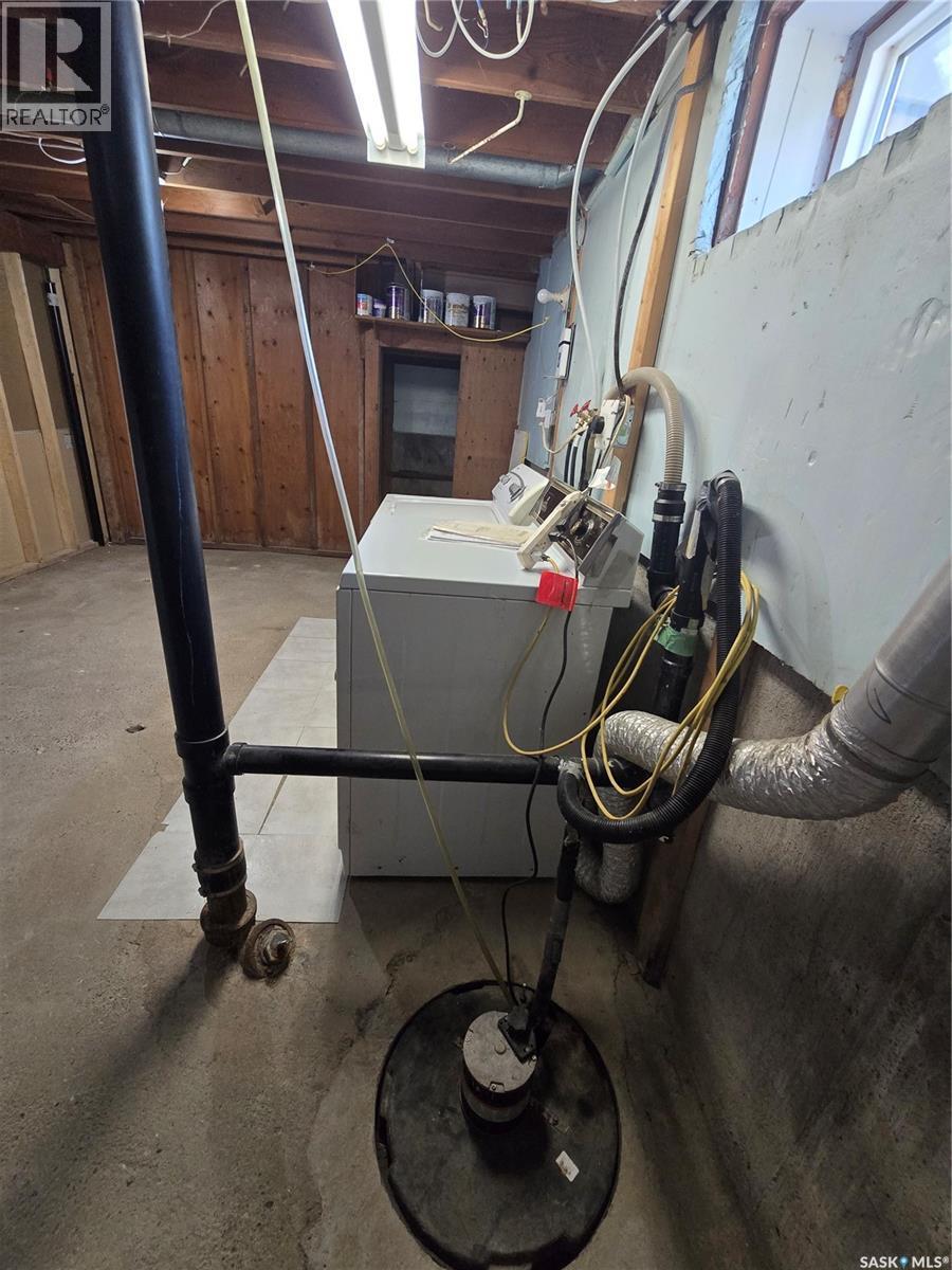 906 Pacific Street, Grenfell, SK - Indoor