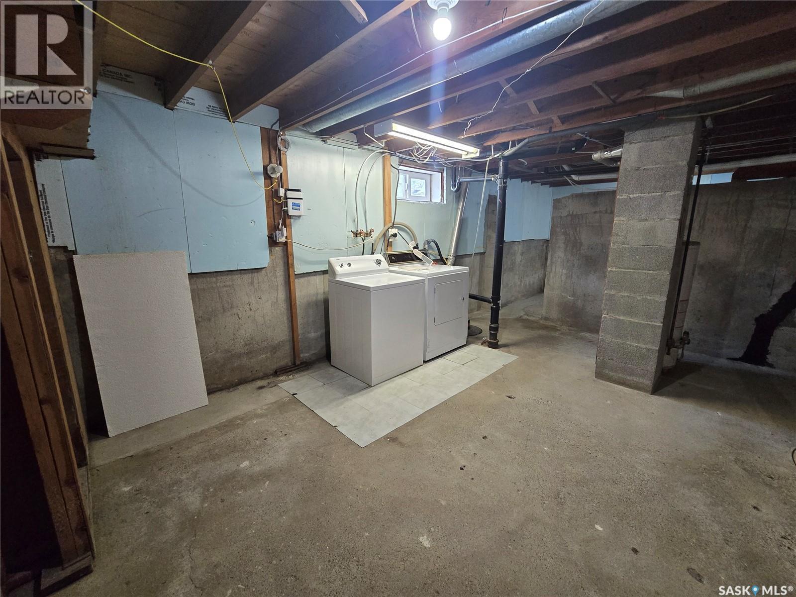906 Pacific Street, Grenfell, SK - Indoor