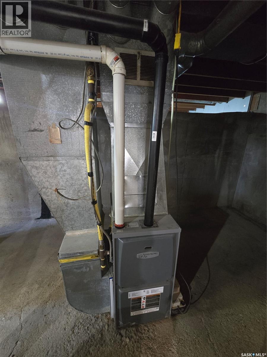 906 Pacific Street, Grenfell, SK - Indoor Photo Showing Basement