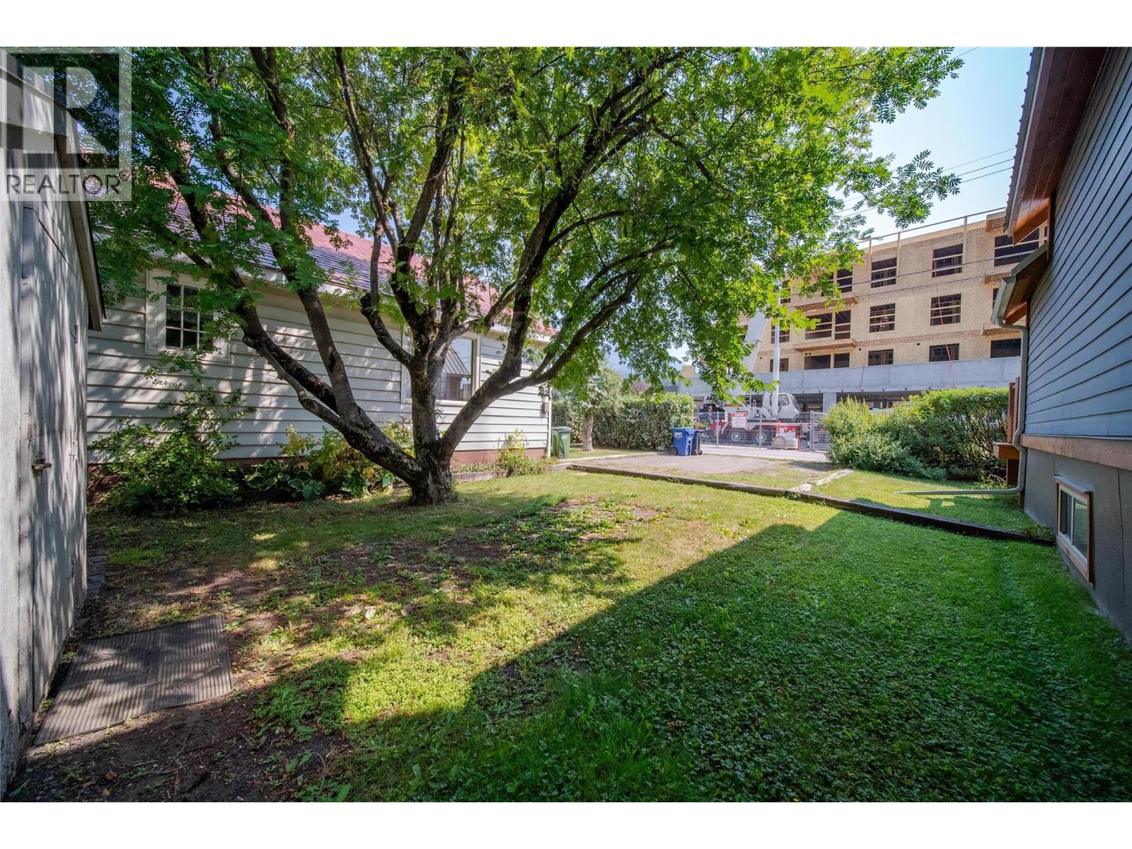 691 3Rd Avenue, Fernie, BC - Outdoor