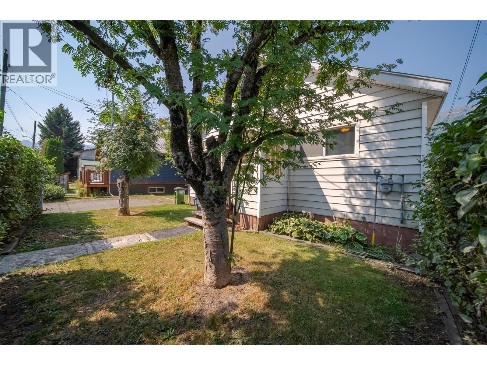 691 3Rd Avenue, Fernie, BC - Outdoor