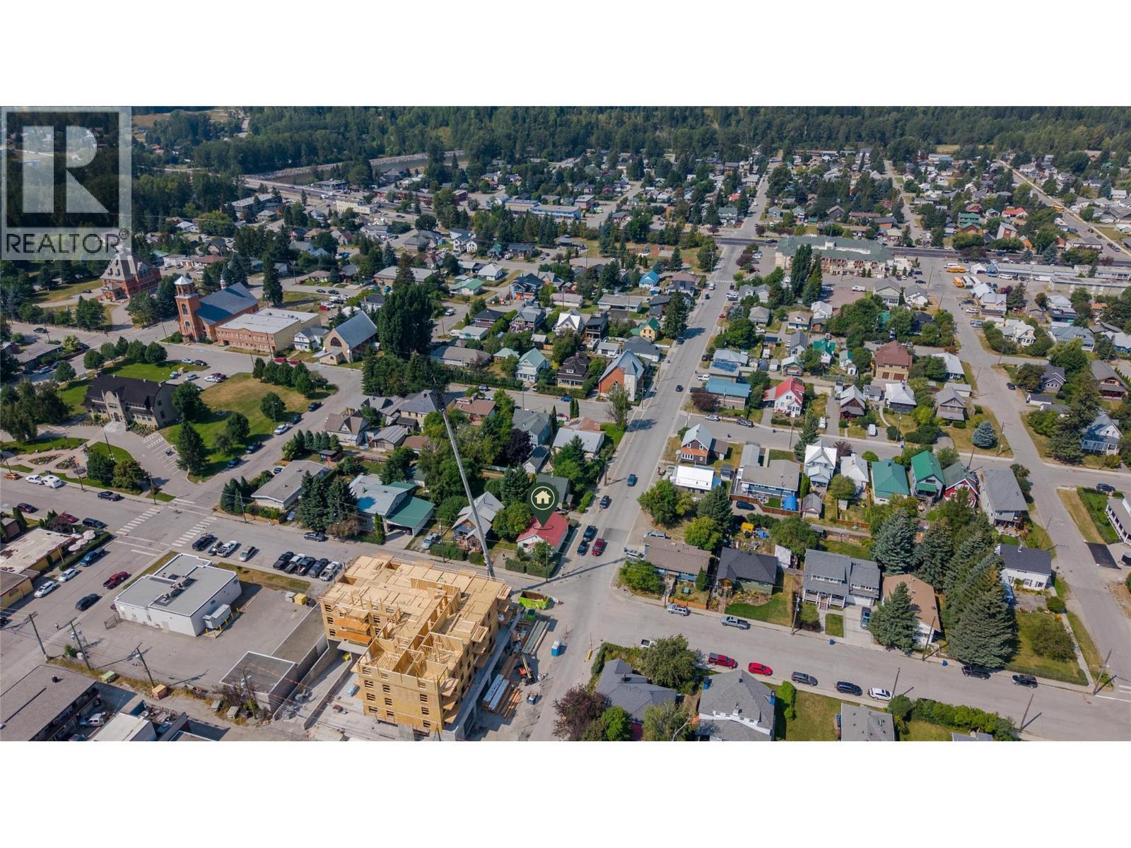 691 3Rd Avenue, Fernie, BC - Outdoor With View