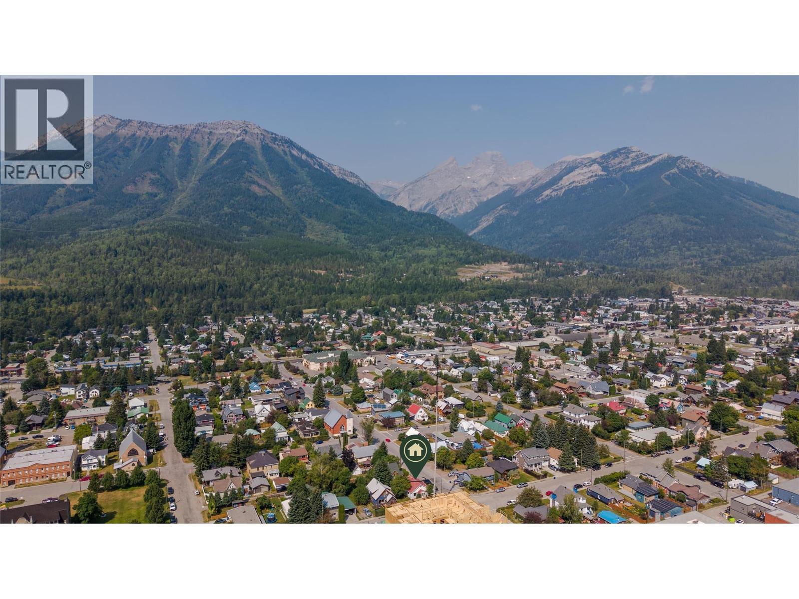 691 3Rd Avenue, Fernie, BC - Outdoor With View