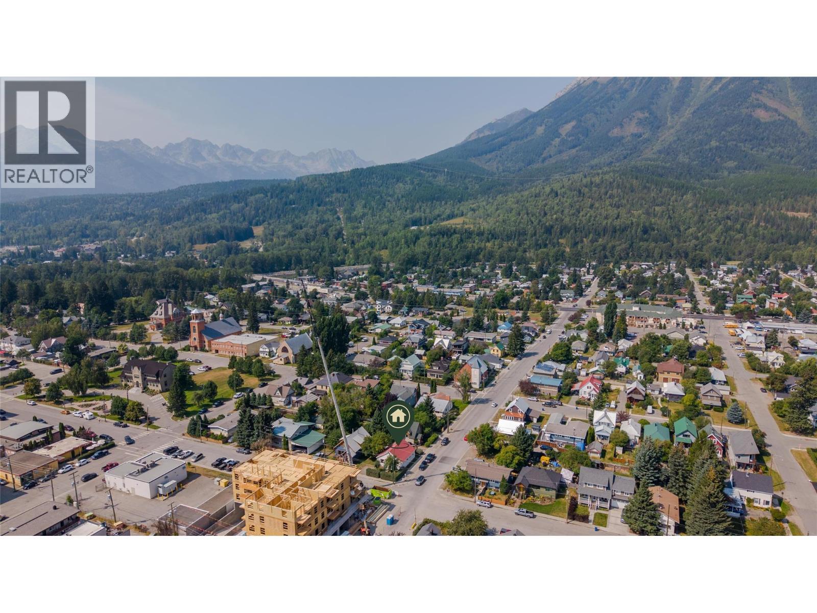 691 3Rd Avenue, Fernie, BC - Outdoor With View