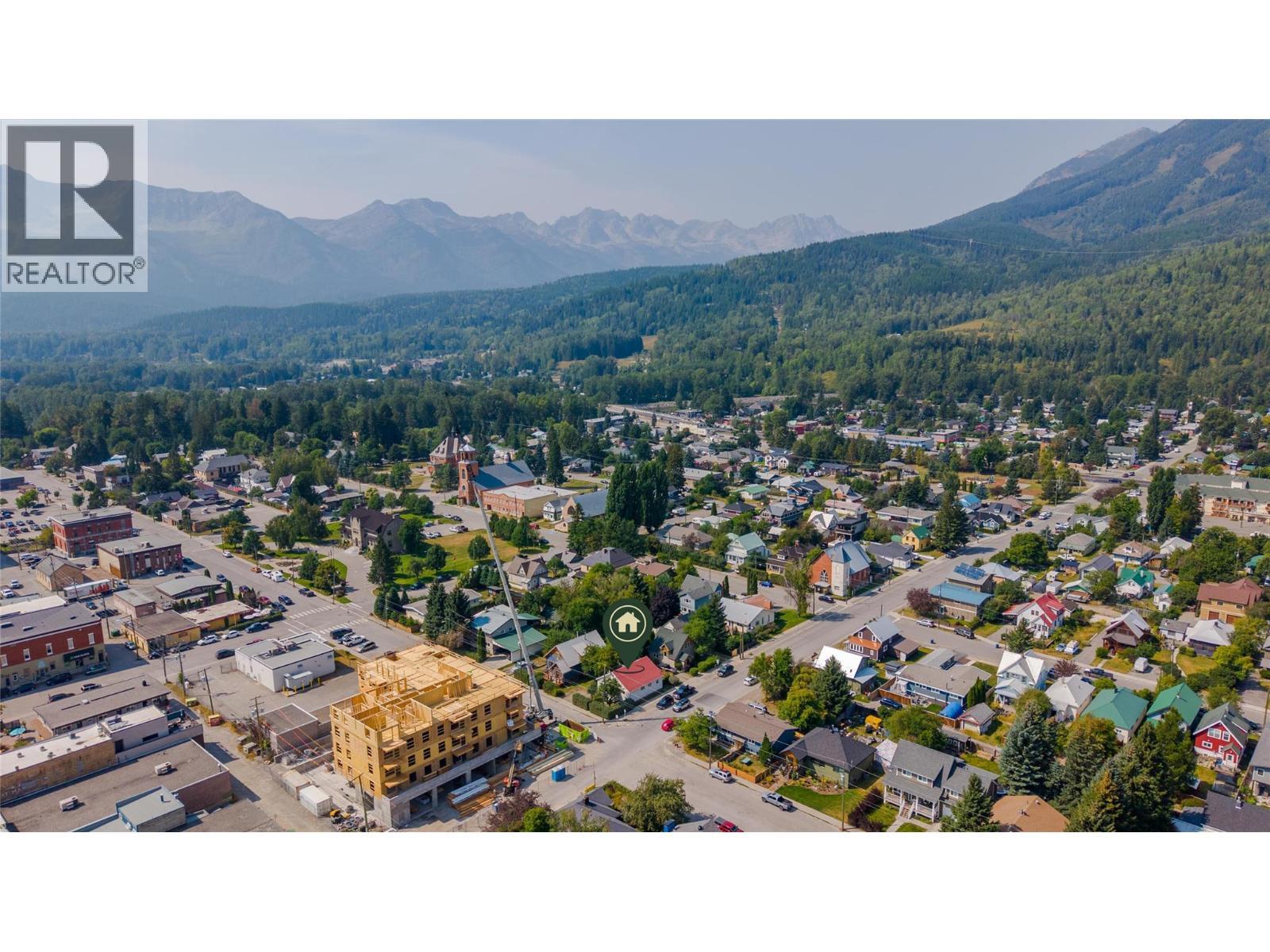691 3Rd Avenue, Fernie, BC - Outdoor With View