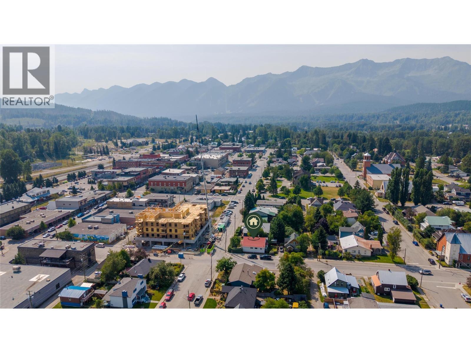 691 3Rd Avenue, Fernie, BC - Outdoor With View