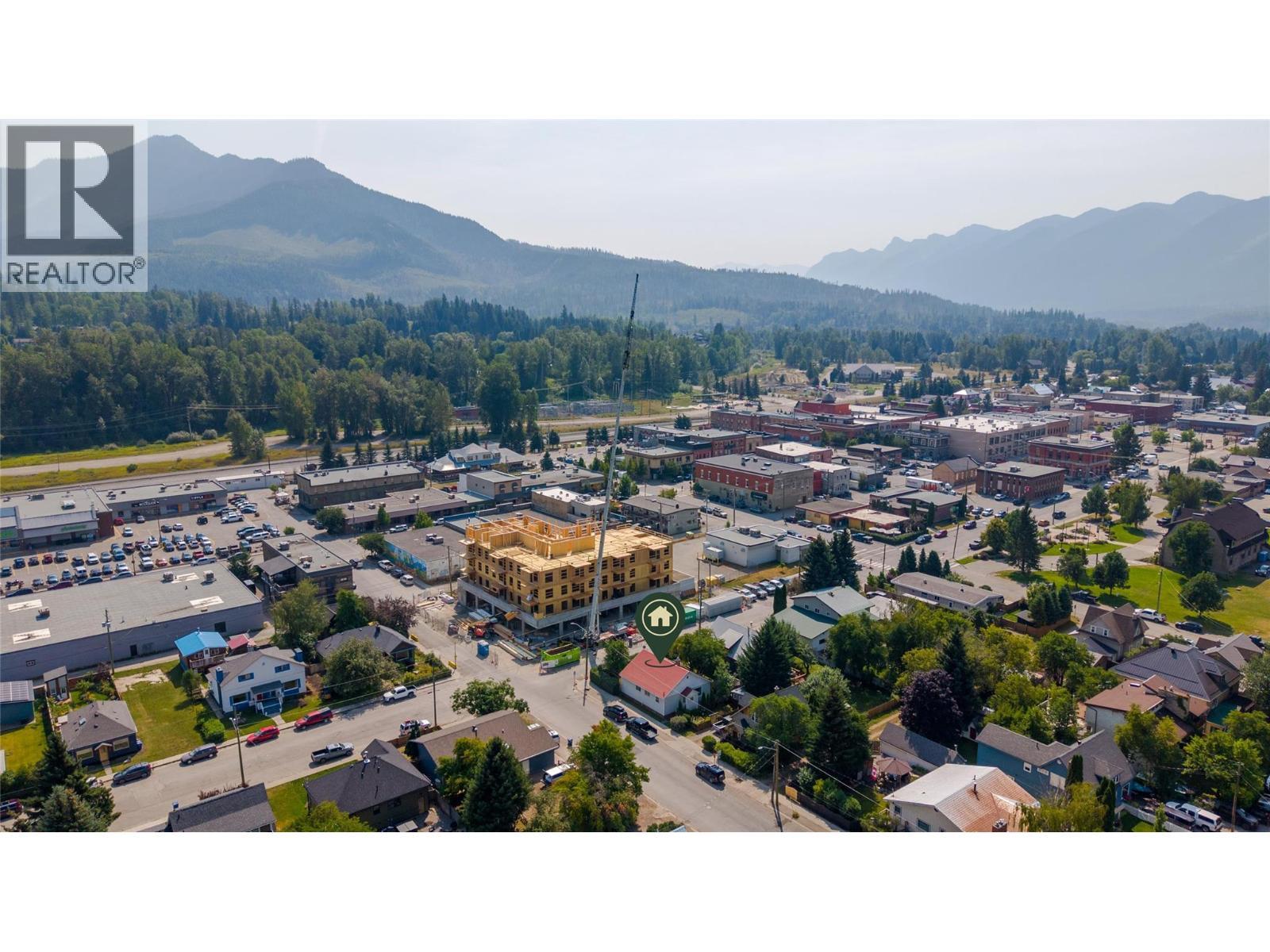 691 3Rd Avenue, Fernie, BC - Outdoor With View