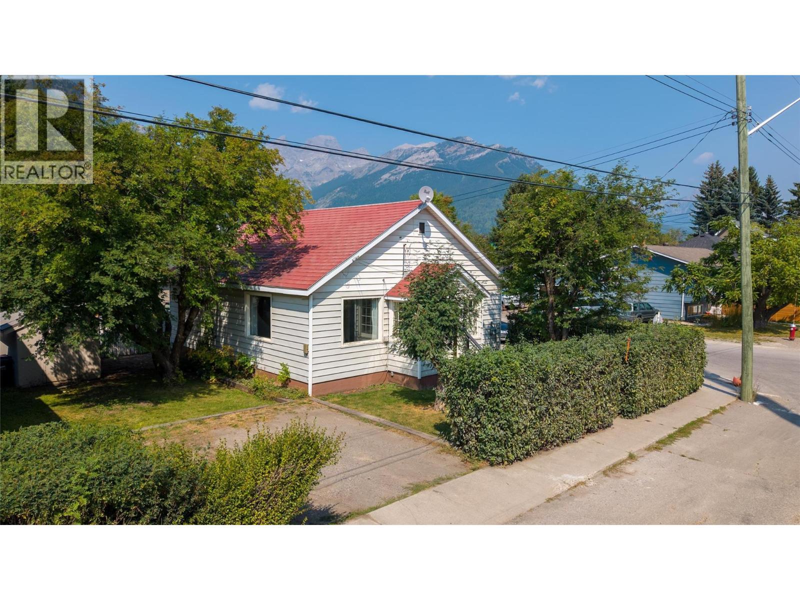 691 3Rd Avenue, Fernie, BC - Outdoor