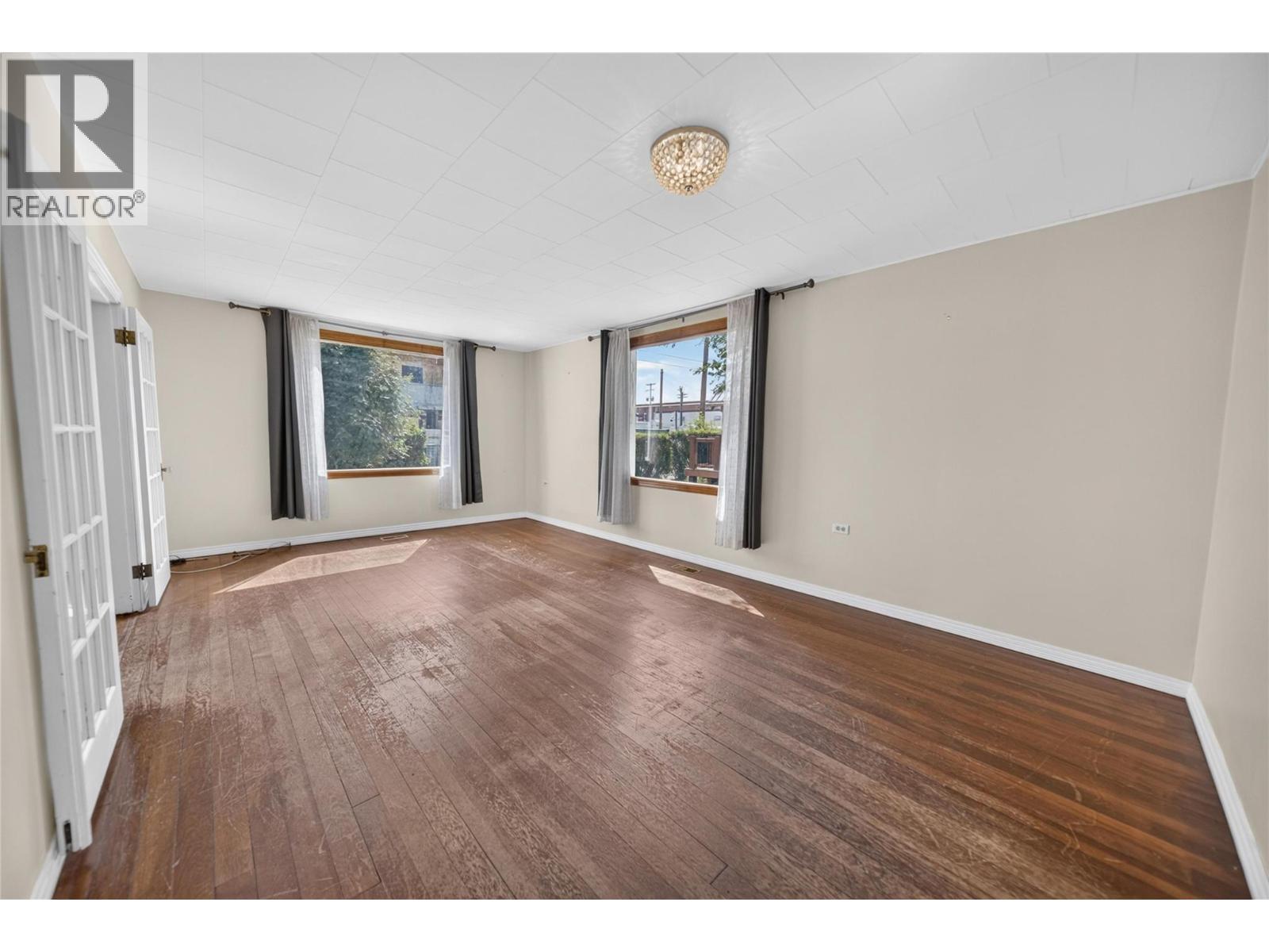 691 3Rd Avenue, Fernie, BC - Indoor Photo Showing Other Room