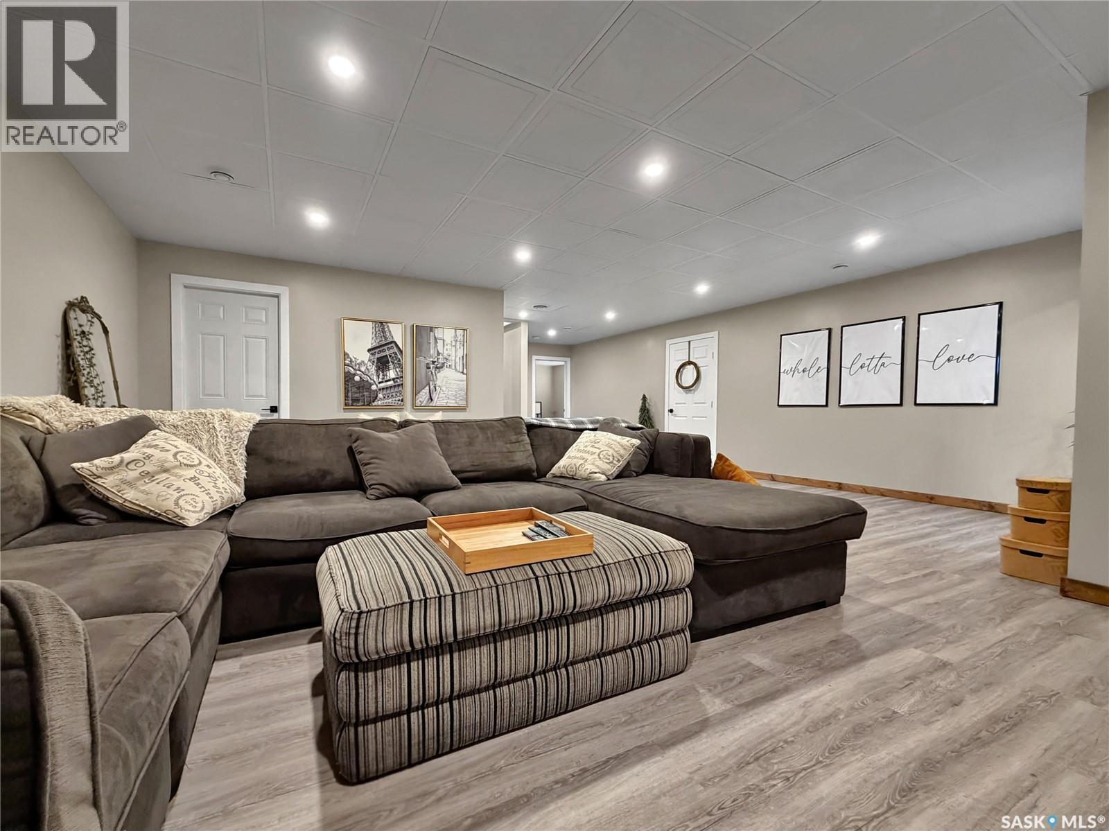 Bell Acreage, Brock Rm No. 64, SK - Indoor
