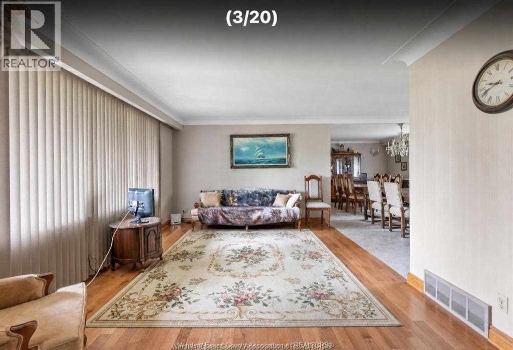 3325 Baseline Road, Windsor, ON - Indoor Photo Showing Other Room