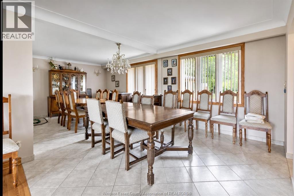 3325 Baseline Road, Windsor, ON - Indoor Photo Showing Dining Room