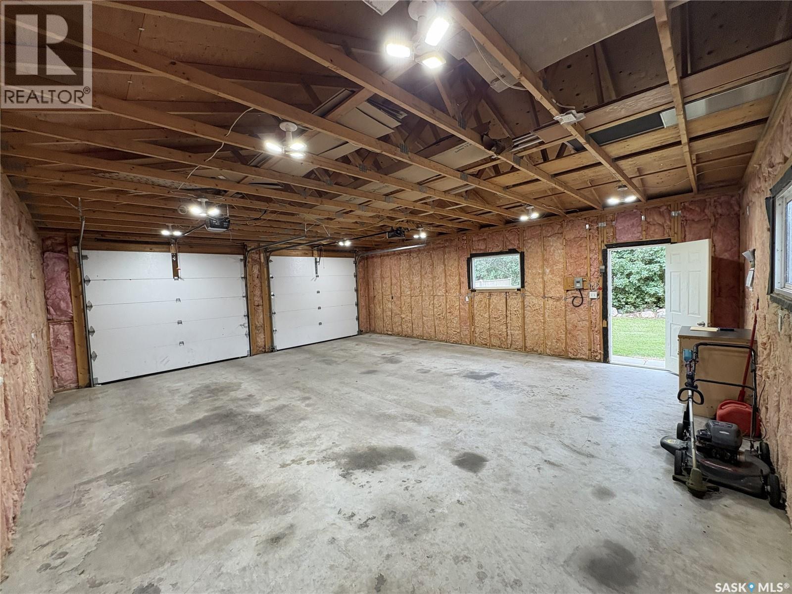 435 2Nd Avenue, Allan, SK - Indoor Photo Showing Garage