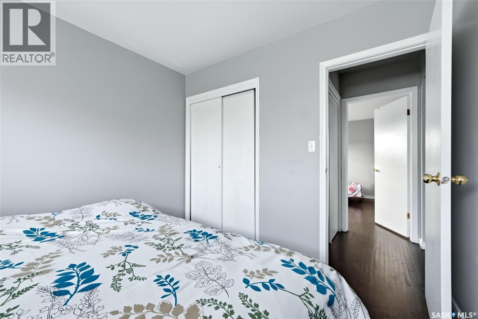 1321 Victoria Avenue, Regina, SK - Indoor Photo Showing Bedroom