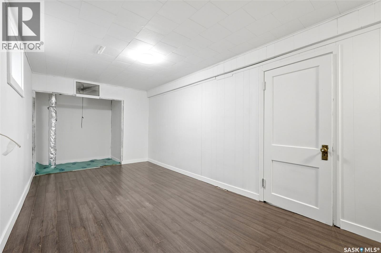 1321 Victoria Avenue, Regina, SK - Indoor Photo Showing Other Room