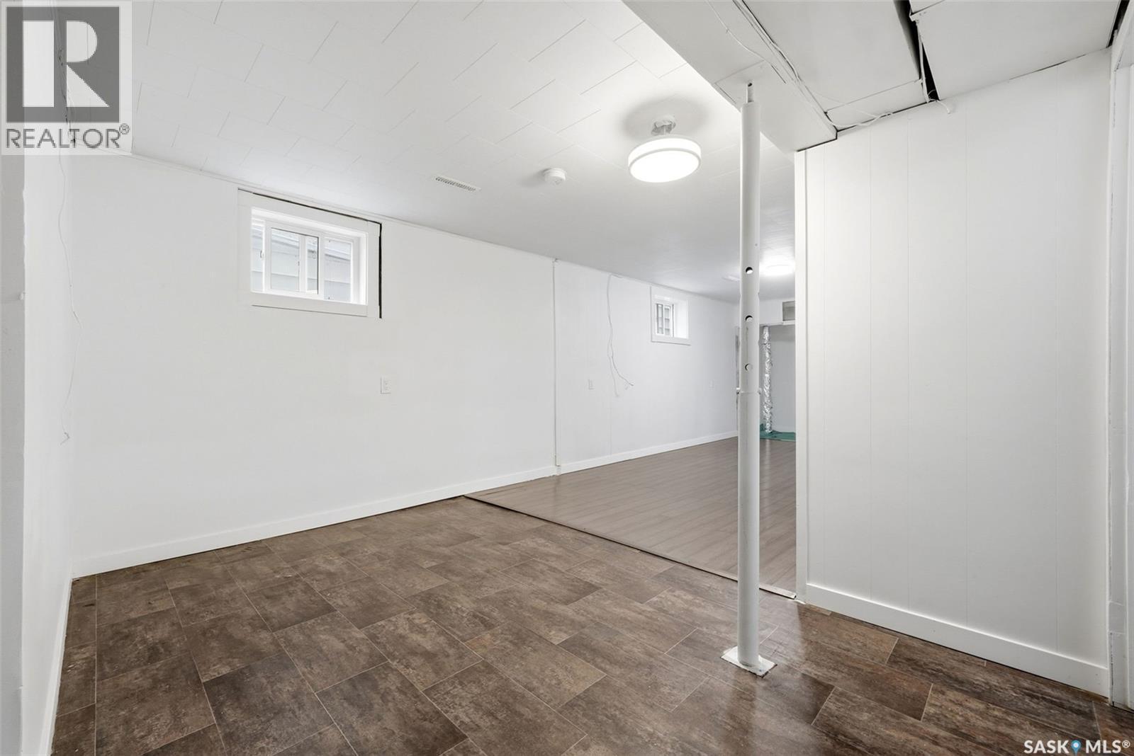 1321 Victoria Avenue, Regina, SK - Indoor Photo Showing Other Room