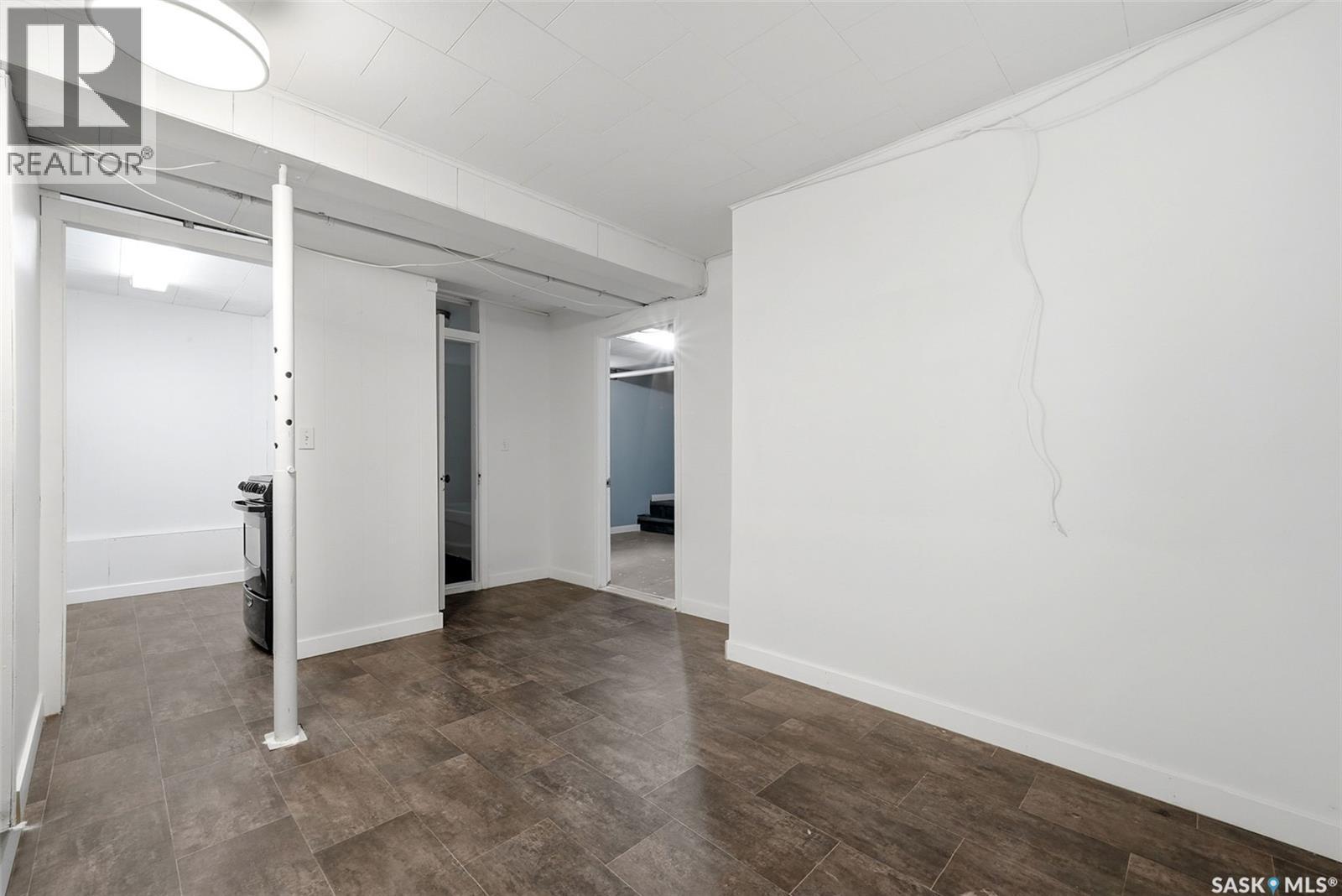 1321 Victoria Avenue, Regina, SK - Indoor Photo Showing Other Room