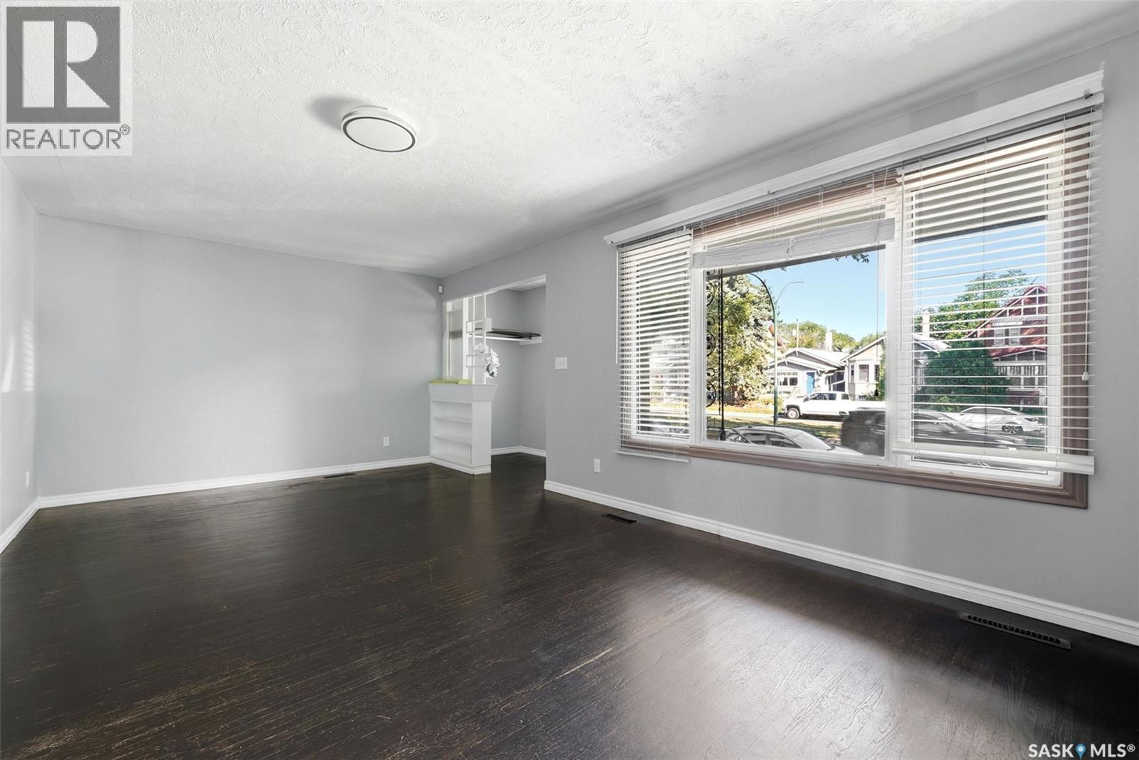 1321 Victoria Avenue, Regina, SK - Indoor Photo Showing Other Room