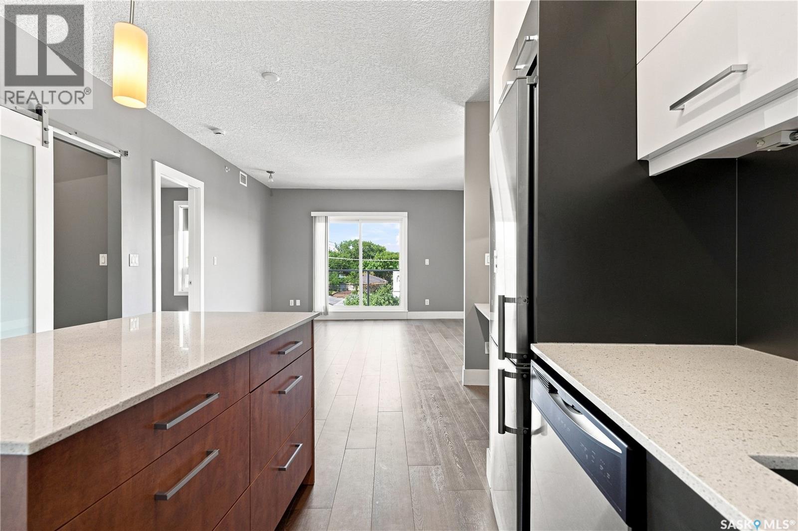 310 404 C Avenue S, Saskatoon, SK - Indoor Photo Showing Kitchen
