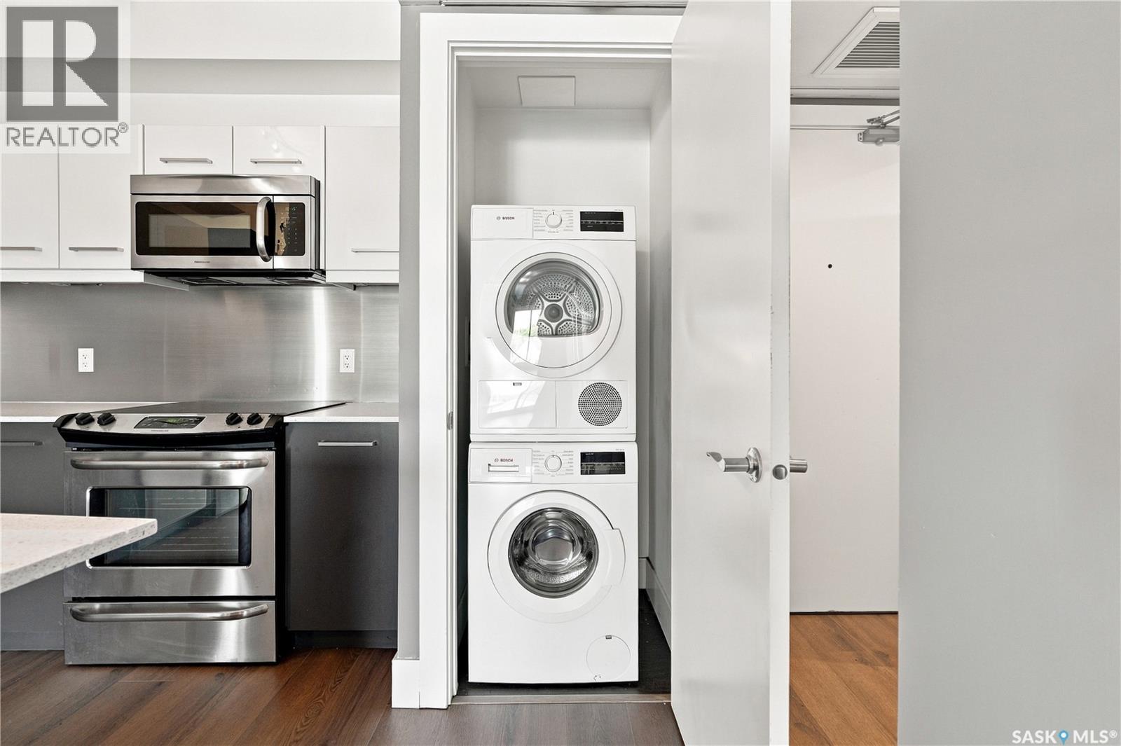 310 404 C Avenue S, Saskatoon, SK - Indoor Photo Showing Laundry Room
